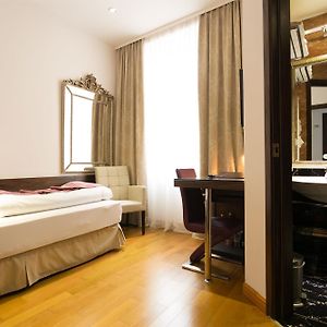 Classic Single Room
